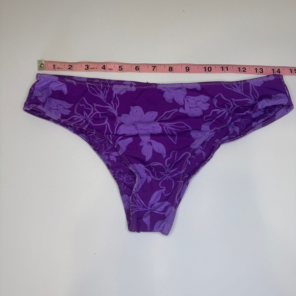 Aloe Aloe The Hipster Bikini Bottoms – Lanai Floral Purple Print, Size M & XL - Picture 6 of 8